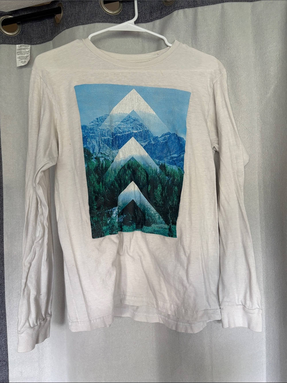 Aeropostale White Long Sleeve Tee with Blue and Green Mountain Graphic